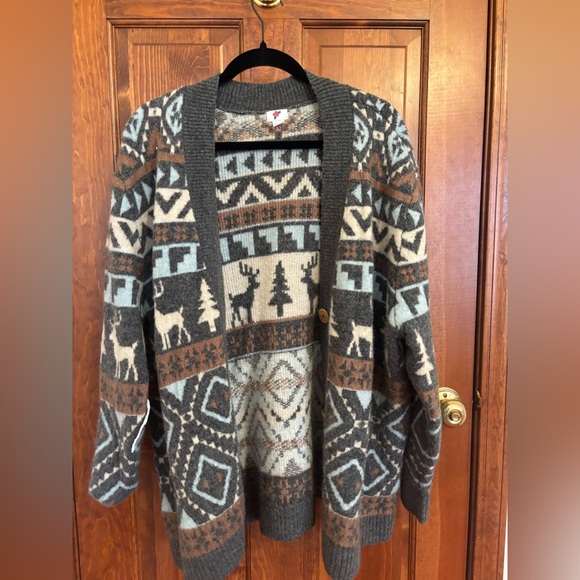 Reindeer Cardigan - Picture 2 of 3